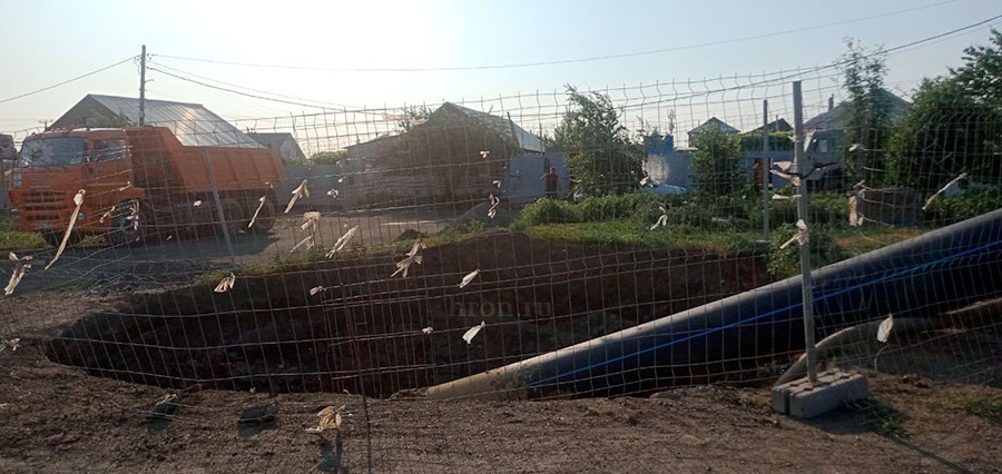 Миссия – «поймать» воду. Жители двух поселков жалуются на слабый напор