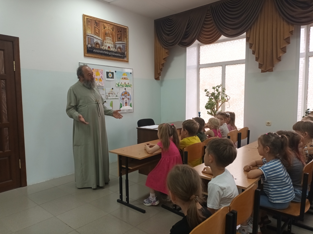 Дети рисовали храм