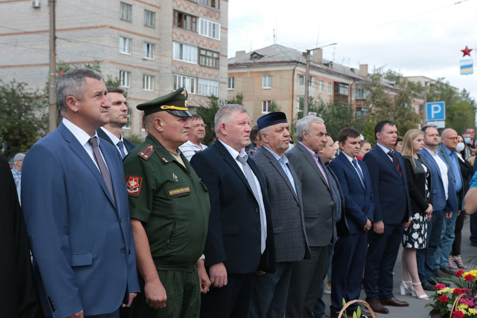 В Новотроицке открыли памятник Константину Ситкину