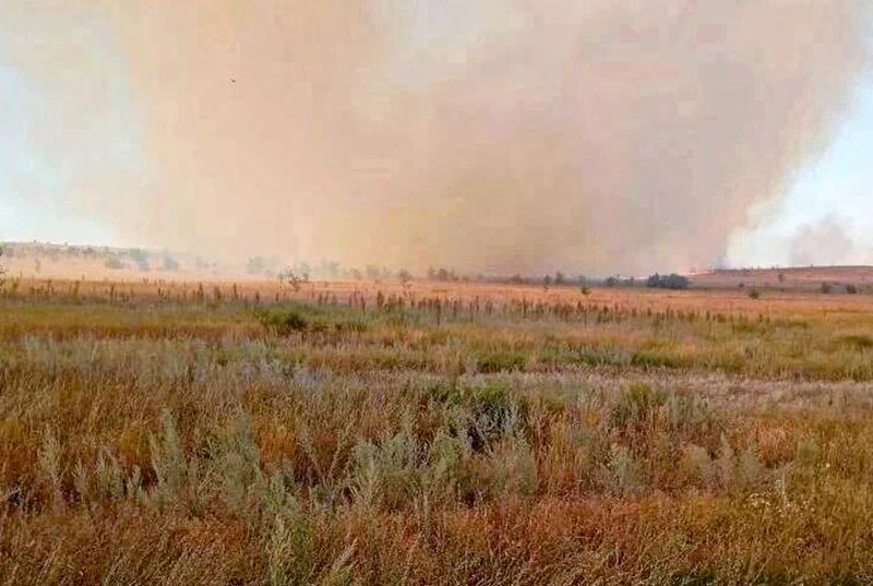 Дома в дыму. На помощь нашим огнеборцам прибыл пожарный поезд