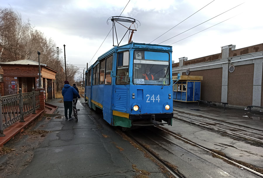 Вагоны пойдут… в парк