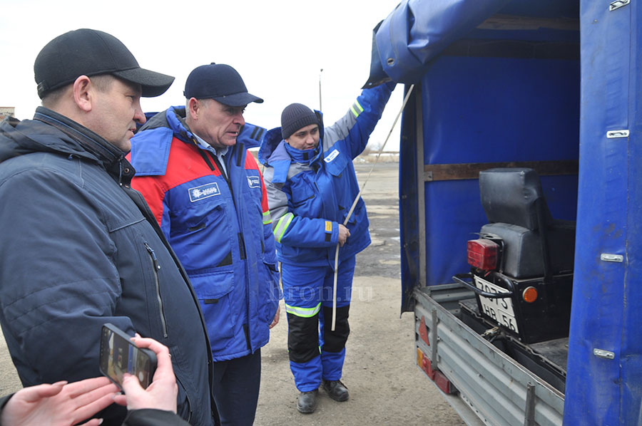 В поисках машинистов. Спецтехника готова к снегопадам, но нужны водители