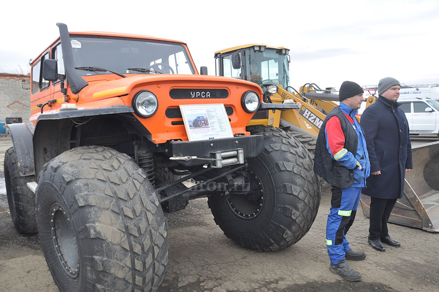 В поисках машинистов. Спецтехника готова к снегопадам, но нужны водители