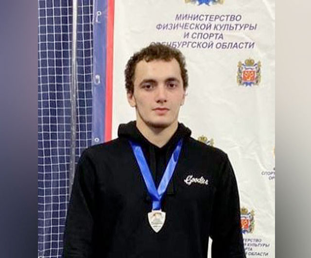 Адам Бартиханов завоевал путевку в финал