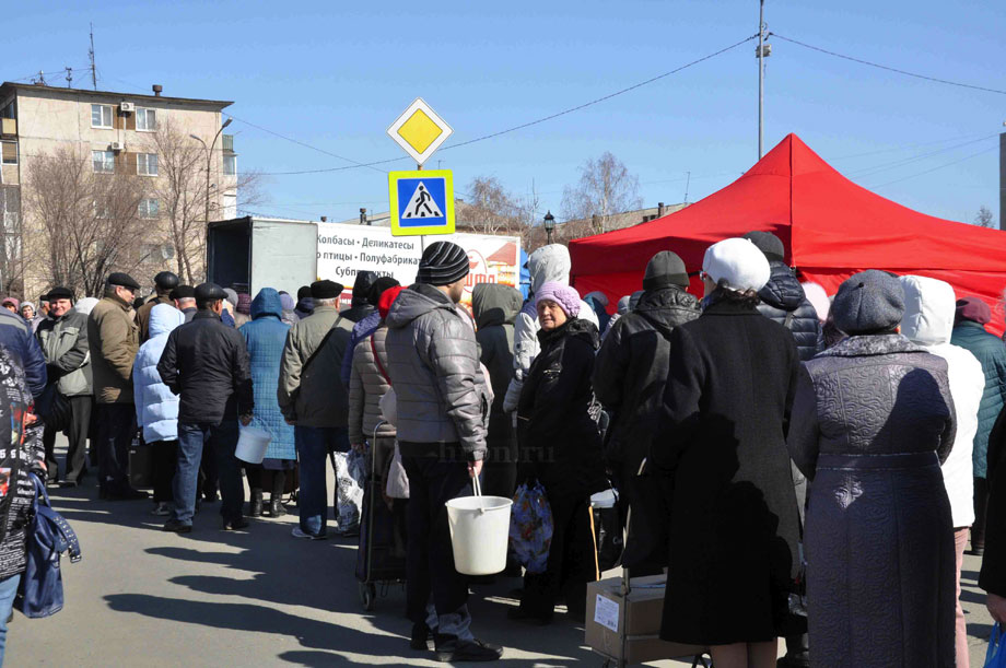 В авоське у орчанина яйца, мясо и… клешня краба