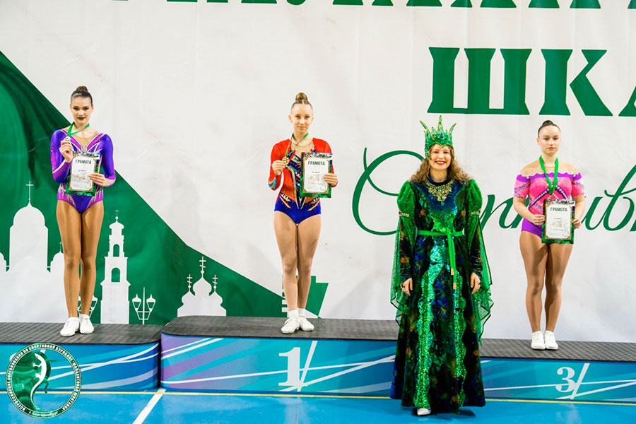 Не с малахитом, а с золотом