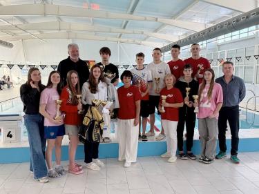 Традициям верны