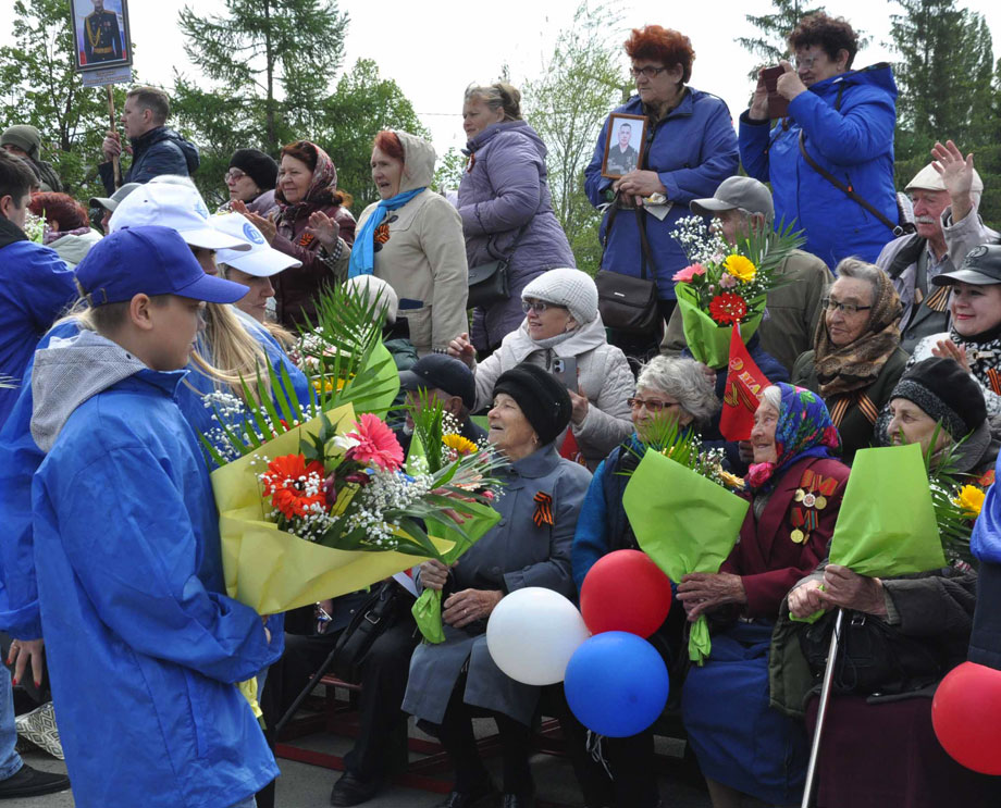 Чествовали ветеранов и пели со слезами на глазах