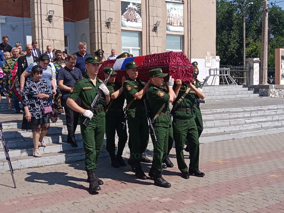 Город простился со старшим лейтенантом Стаценко