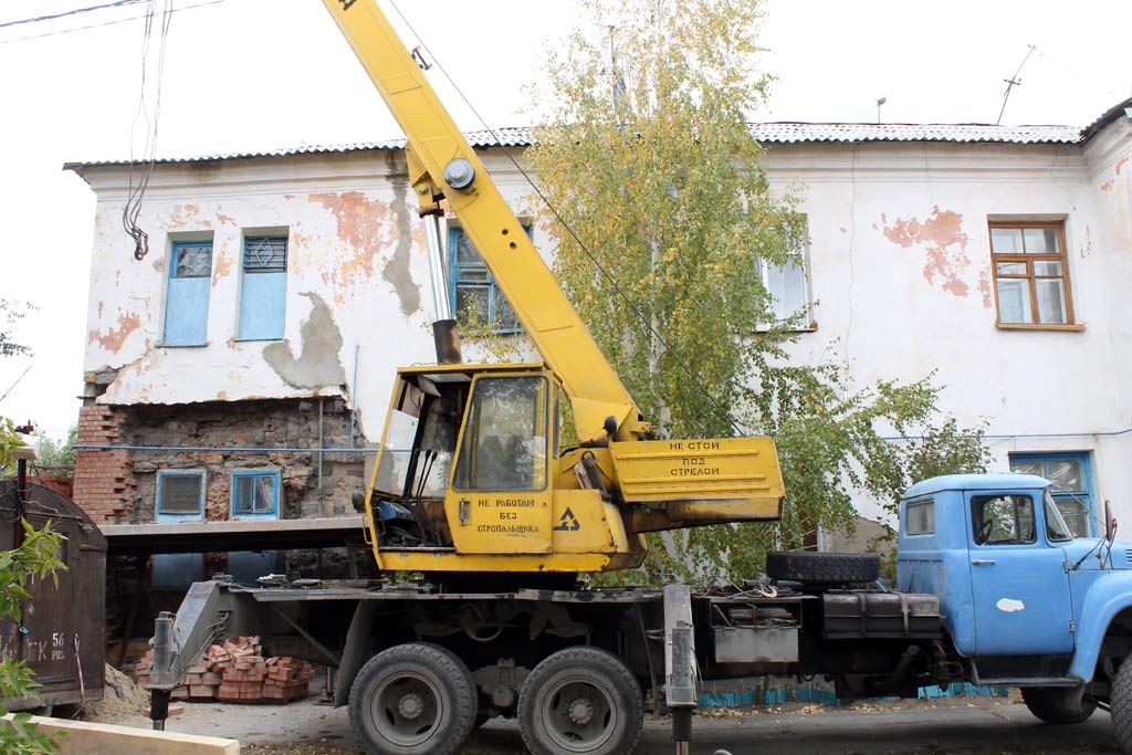 Жильцы многострадального дома продолжают испытывать неудобства