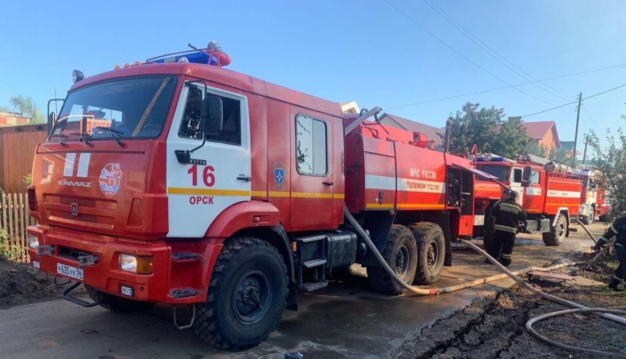 Идет ликвидация возгорания на одном из промышленных объектов в Орске