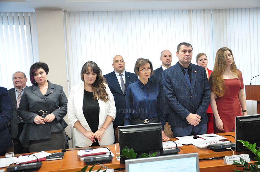 Разговоры о миллионах. Депутаты приняли бюджет на 2026 год 