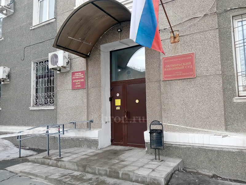 Наедине с собой. Дом на проспекте Никельщиков обслуживает компания без телефона и адреса