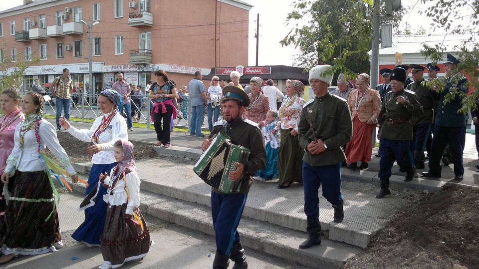 Фотоконкурс «Старый город – сердце Орска» | Идет казак по городу