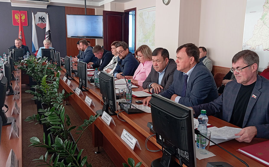 На что депутатам не хватает денег?