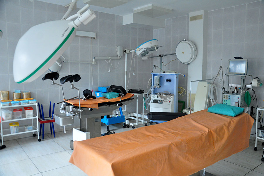 Вздохнули с облегчением. В больнице новый хирург и наркозно-дыхательные аппараты