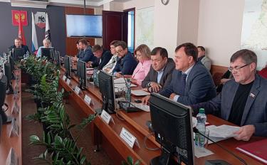 На что депутатам не хватает денег?