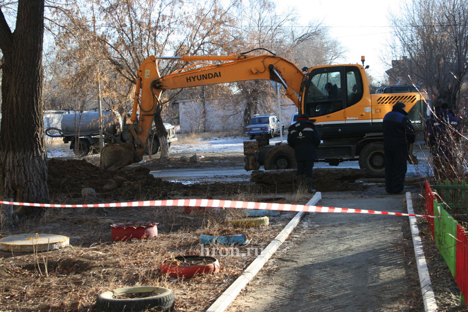 Дорога и тротуар превратились в каток