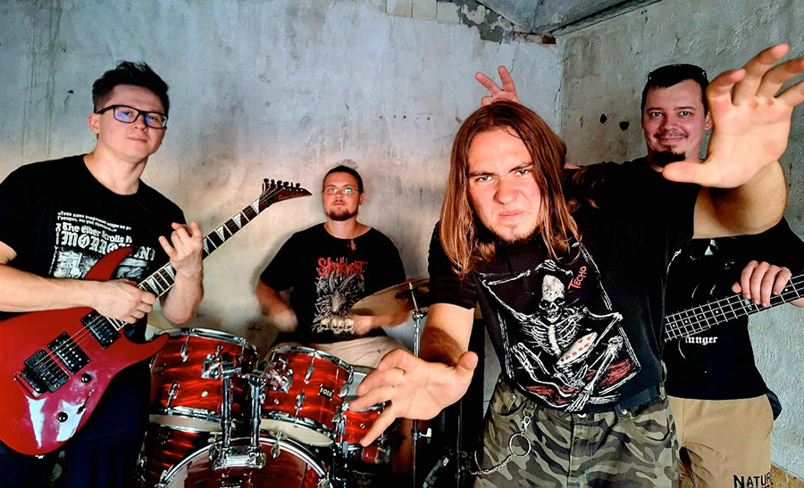 Из песен слов не выкинешь, или О чем поют «Адепты тьмы»?