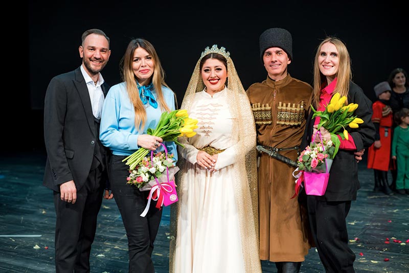 В черкеске и папахе. Чем ансамбль «Адамас» покоряет своих зрителей