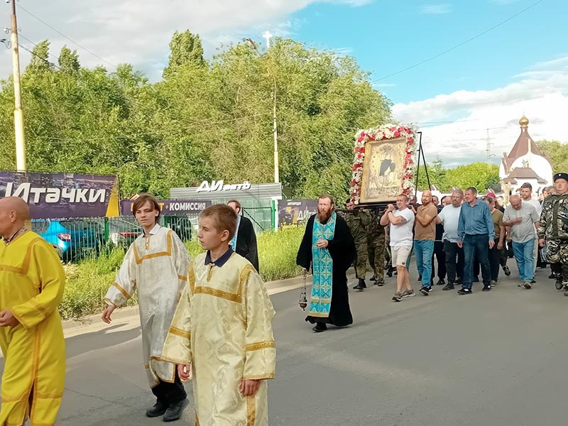 В 18 часов 35 минут