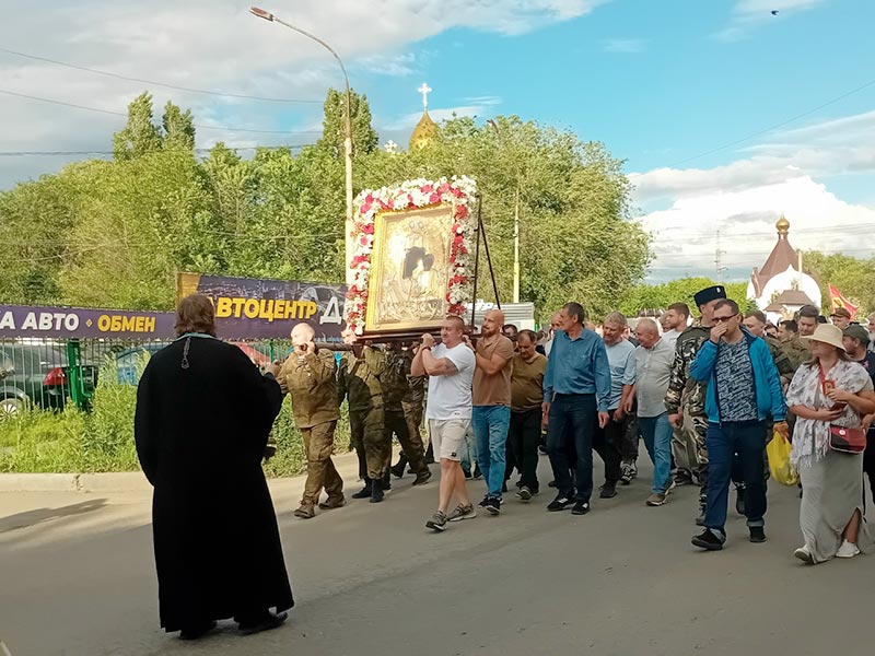 В 18 часов 35 минут