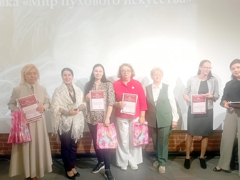 А коза была в шляпе