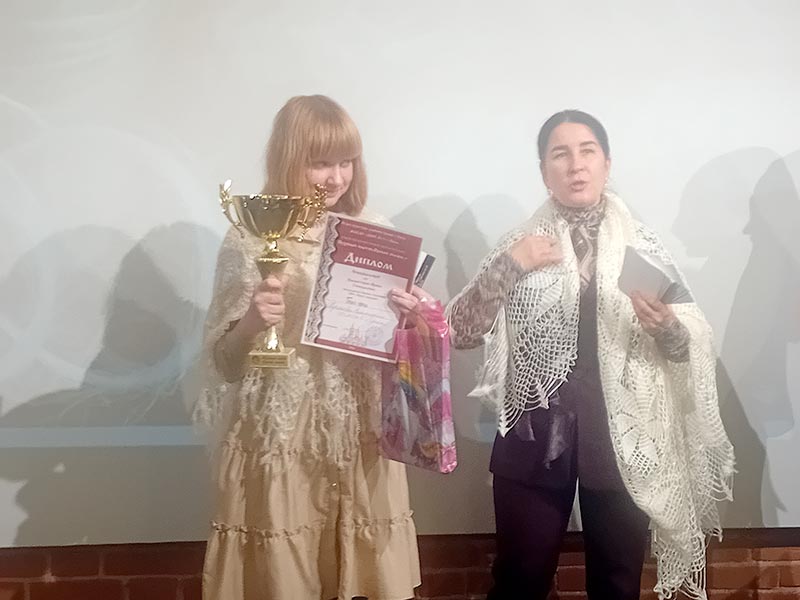 А коза была в шляпе