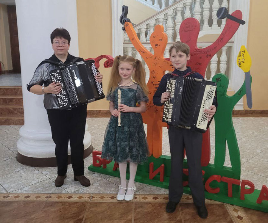 Детей семеро, кошелек один