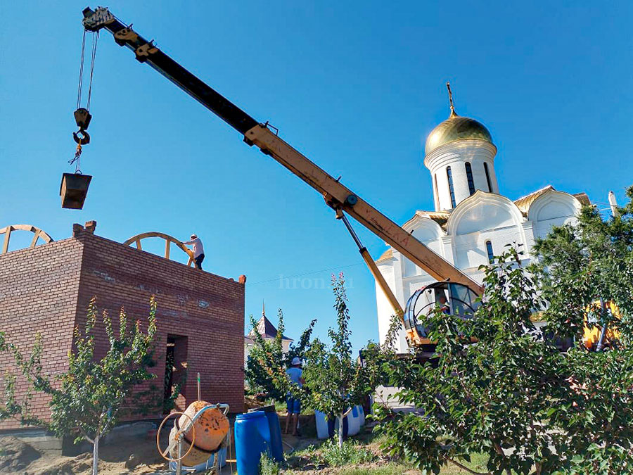 Возведены стены будущего храма