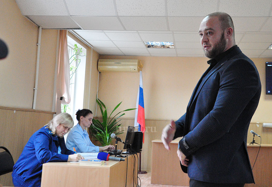 В чем был – в том и бил. Почему орчанин напал на правоохранителей среди ночи