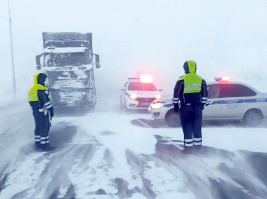  Есть женщины в русских селеньях… Чтобы не оставить орчан без «Хроники», пришлось ехать сквозь буран и заносы