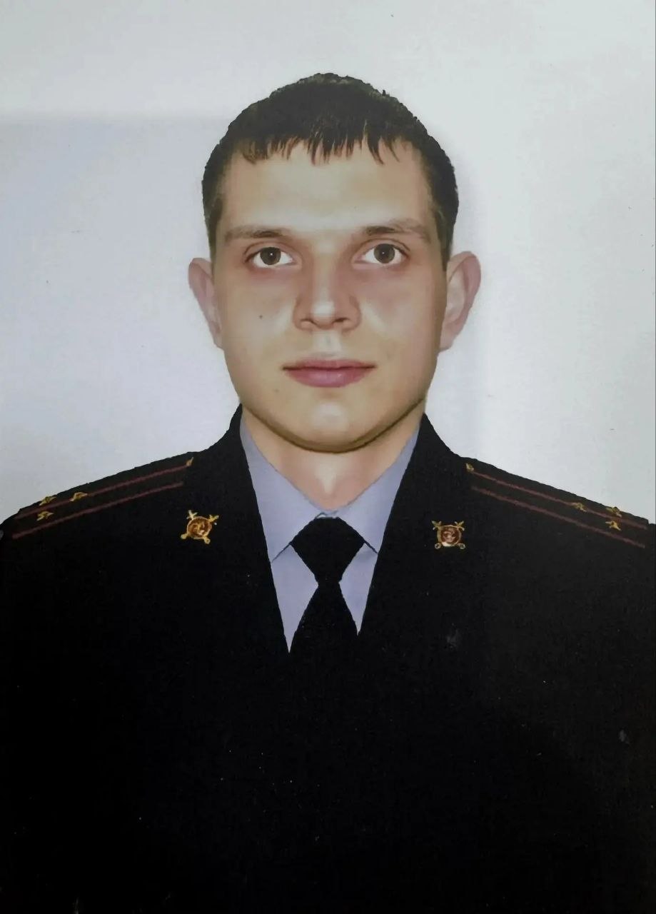 Памяти коллеги: коллектив УМВД выразил соболезнования родным погибшего полицейского