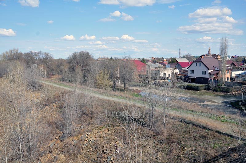 Она небезопасна. Местные чиновники подали заявление по дамбе в арбитражный суд 