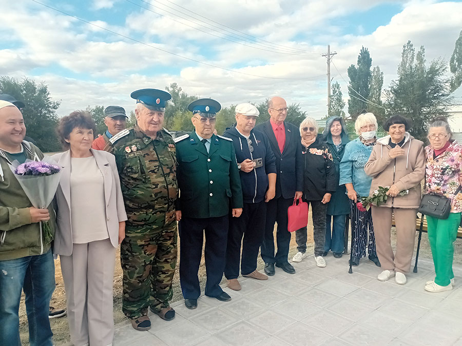 Под псевдонимом Дэрдменд