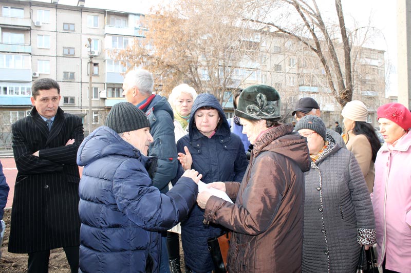 Кто вводит жильцов в заблуждение?