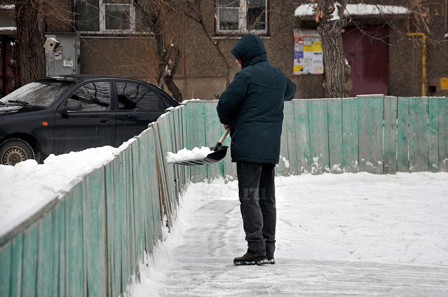 Хоть ползком! Куда пойти, куда податься? Где лед найти и покататься?