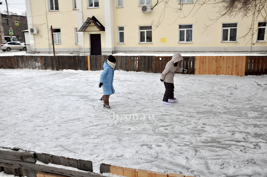 Хоть ползком! Куда пойти, куда податься? Где лед найти и покататься?