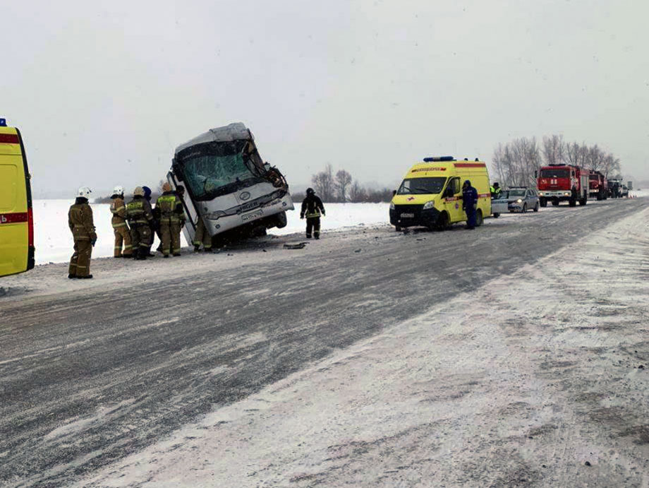 10 детей и 2 взрослых пострадали в ДТП