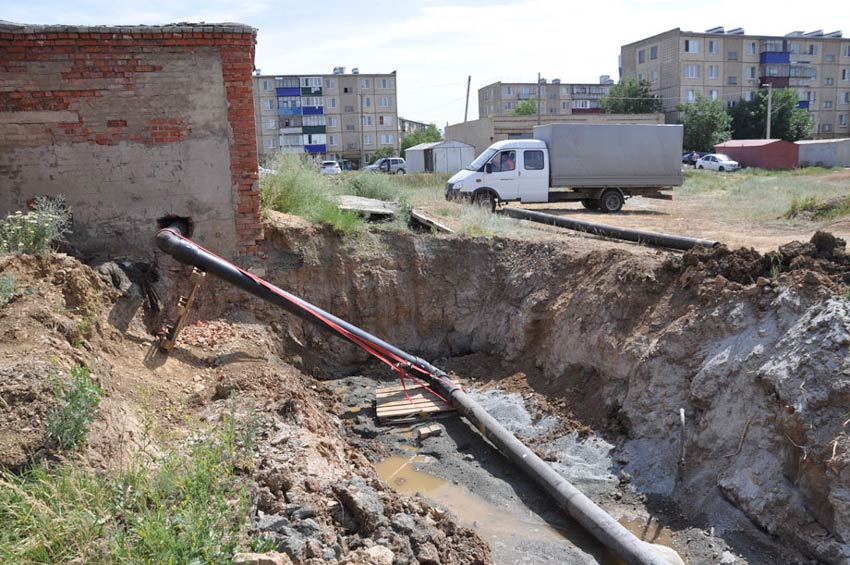 Вода, вода, кругом вода. «РВК» обновляет объекты, горожане ждут результата