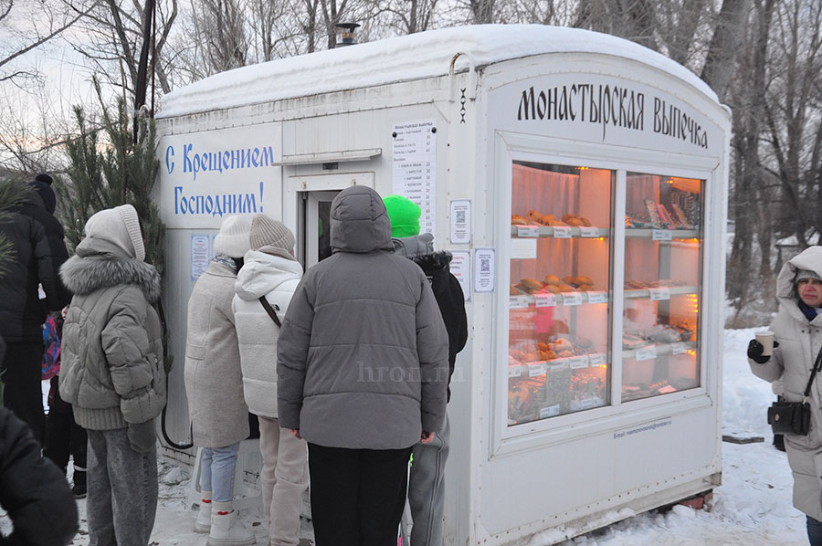 Кто в воду, кто за водой. Орчане отметили Крещение Господне