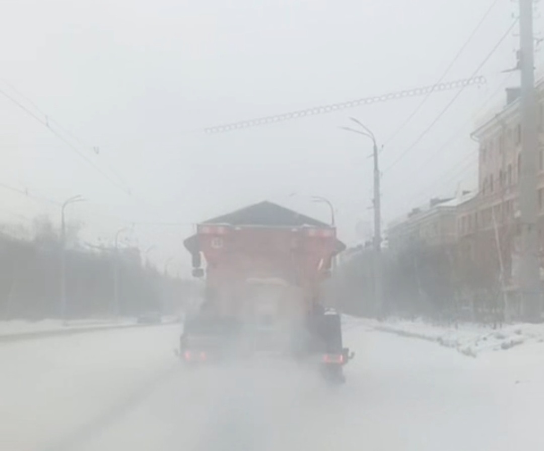 Оперативные службы Орска работают в усиленном режиме из-за обильного снегопада