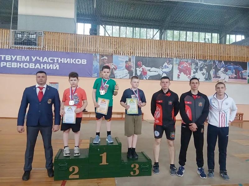 Поиграли гирями