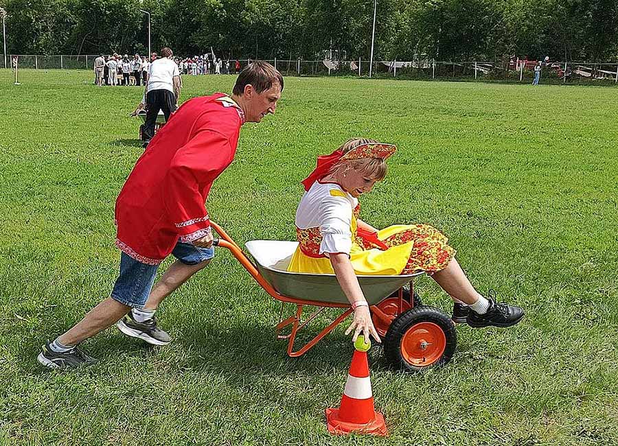 И укол сделают, и гвоздь забьют