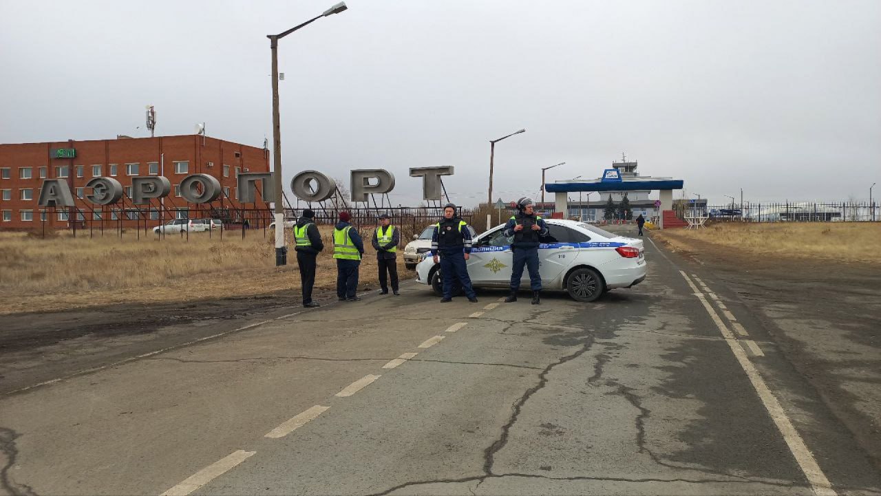 Спецслужбы отработали освобождение аэропорта от условных террористов