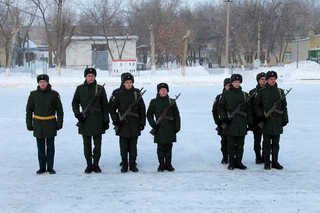 На службе Отечеству 12 человек приняли присягу