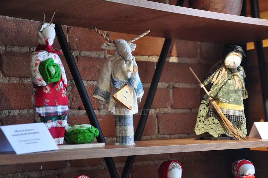 Баба Яга с характером. Народная кукла Кристины Ещенко становится популярной