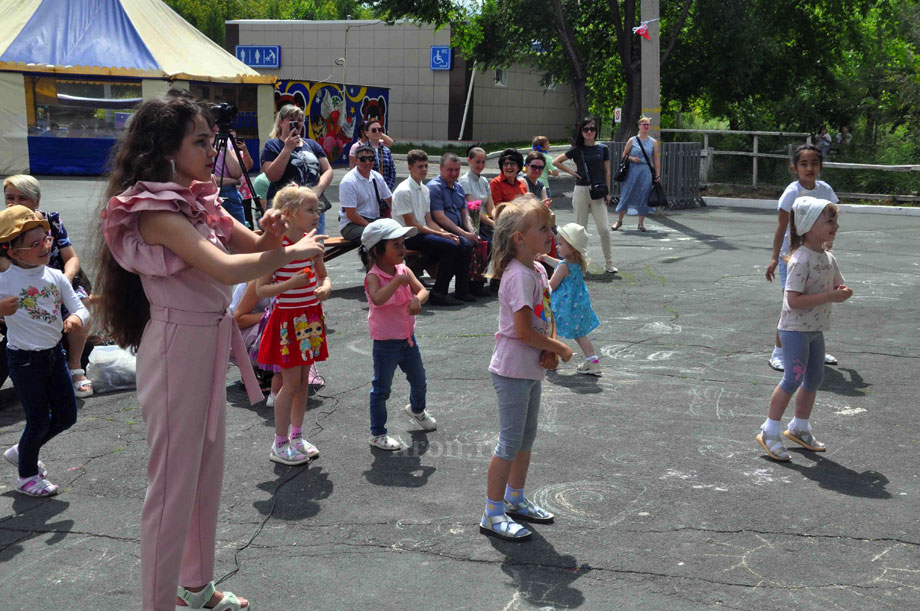 Семейные ансамбли показали себя в парке