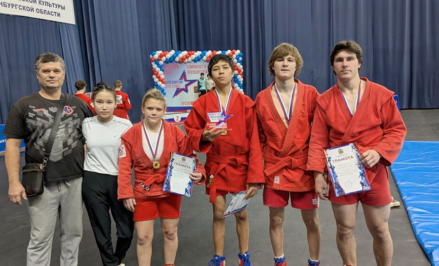 Самбисты выиграли путевку