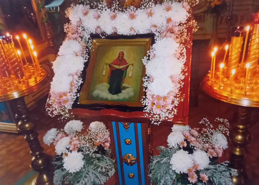 Колючим в храме нет места